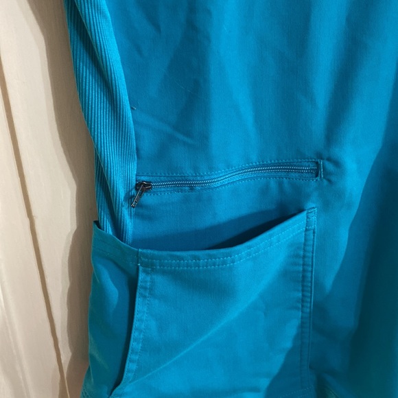 Dickies Scrub Top - Picture 3 of 4